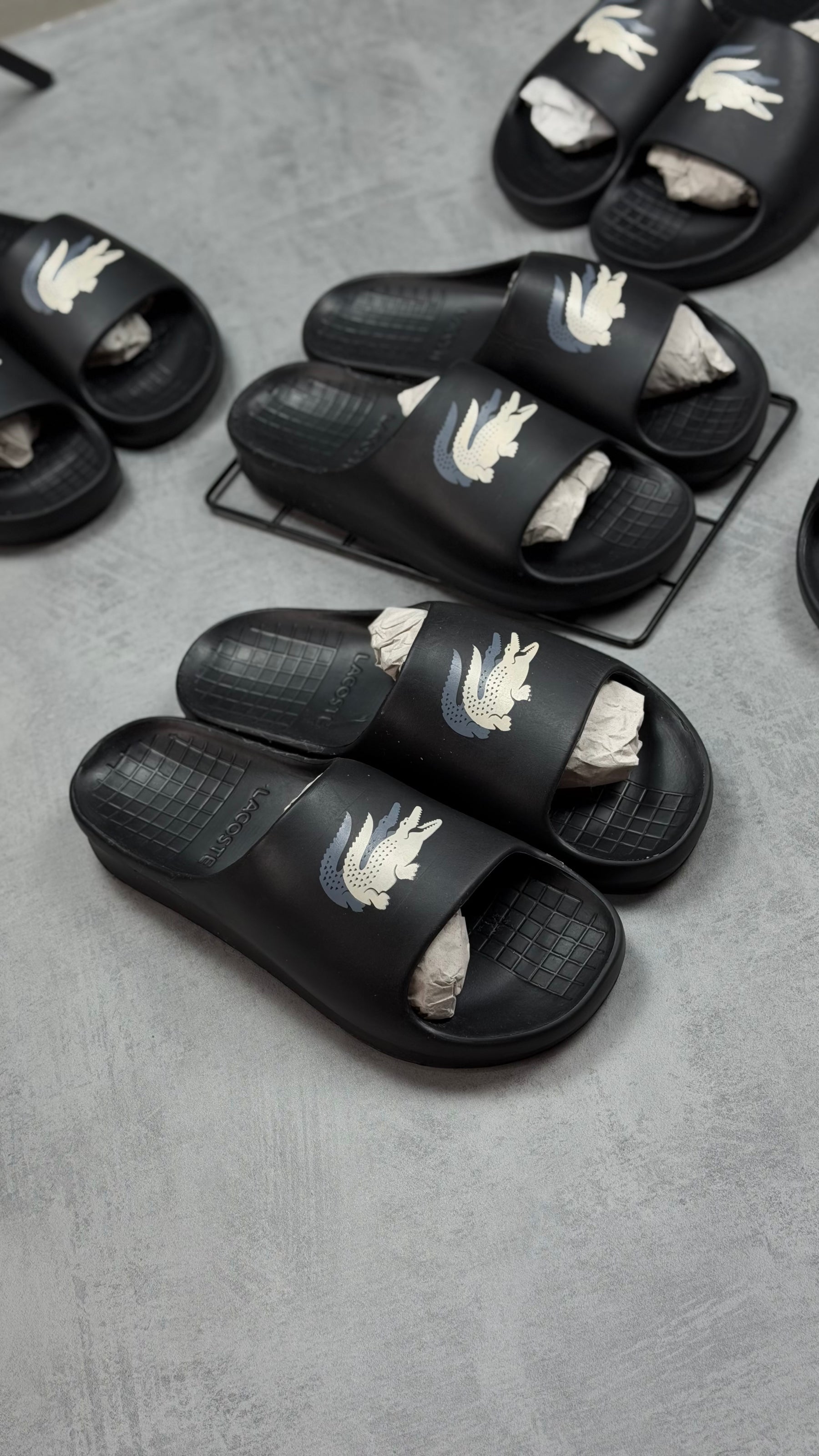 CHINELO SLIDE LACOSTE PADRÃO SITE
