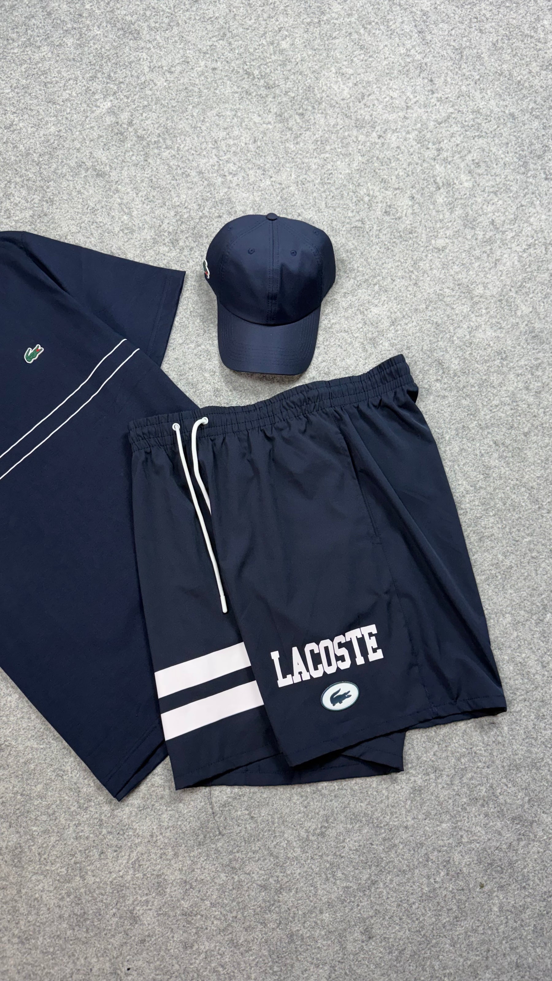 Kit Lacoste