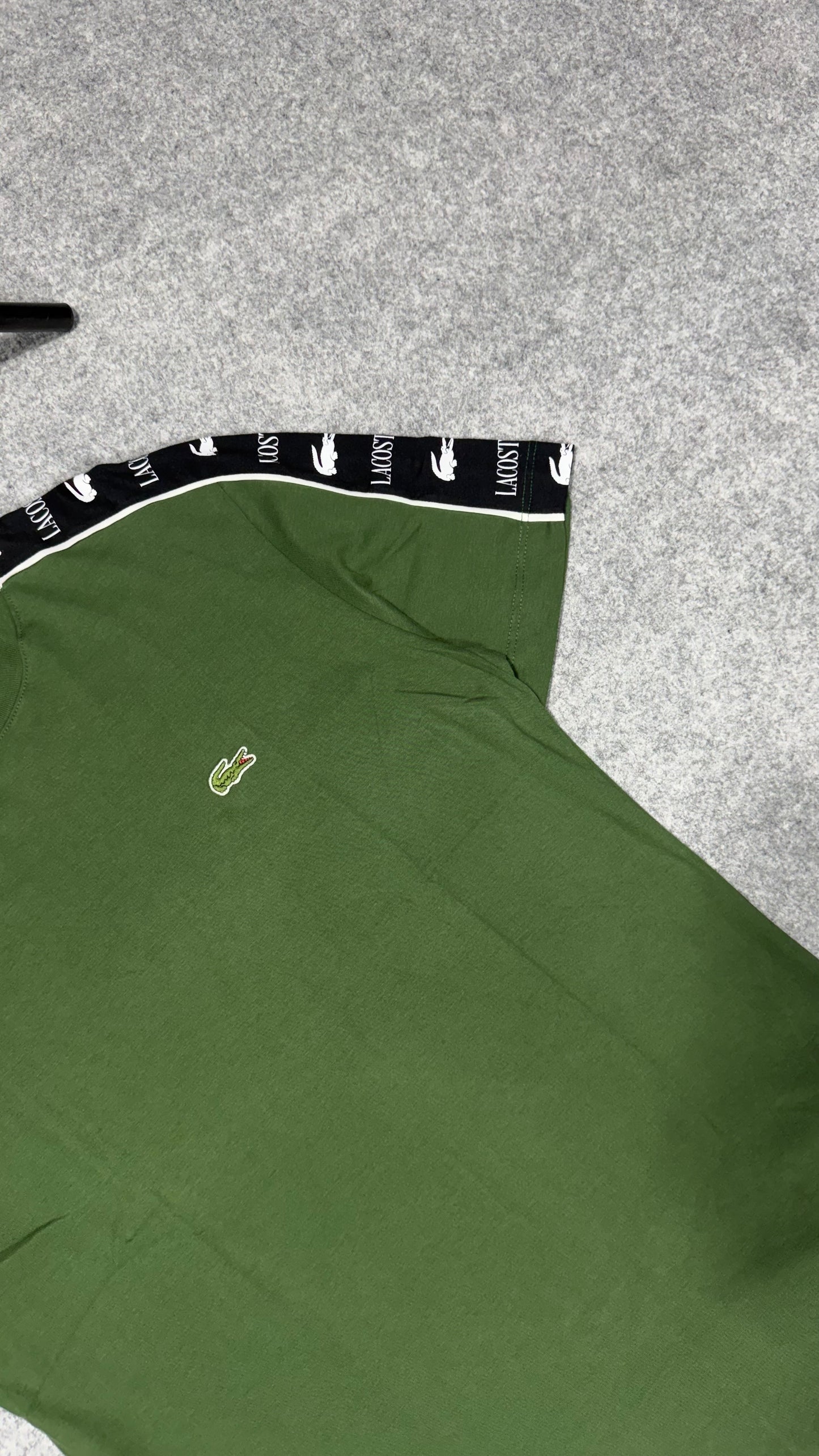 Camiseta Lacoste - Padrão Site