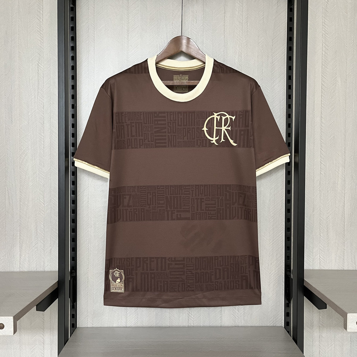 Camisa Flamengo 2024/25 Identidade (Jorge Aragão) - Torcedor Masculina - Marrom