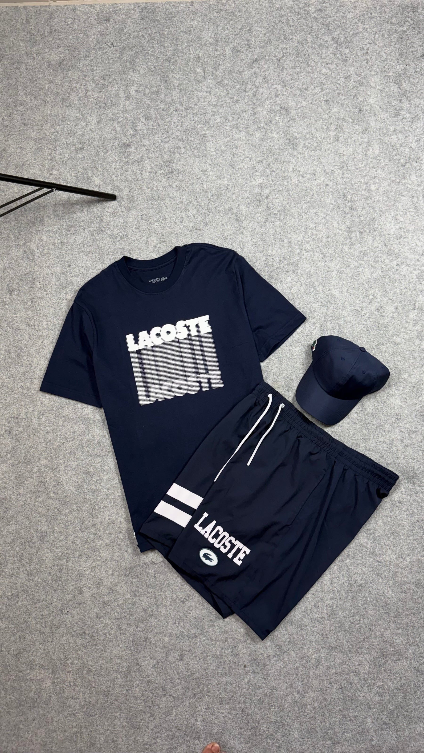 Kit Lacoste