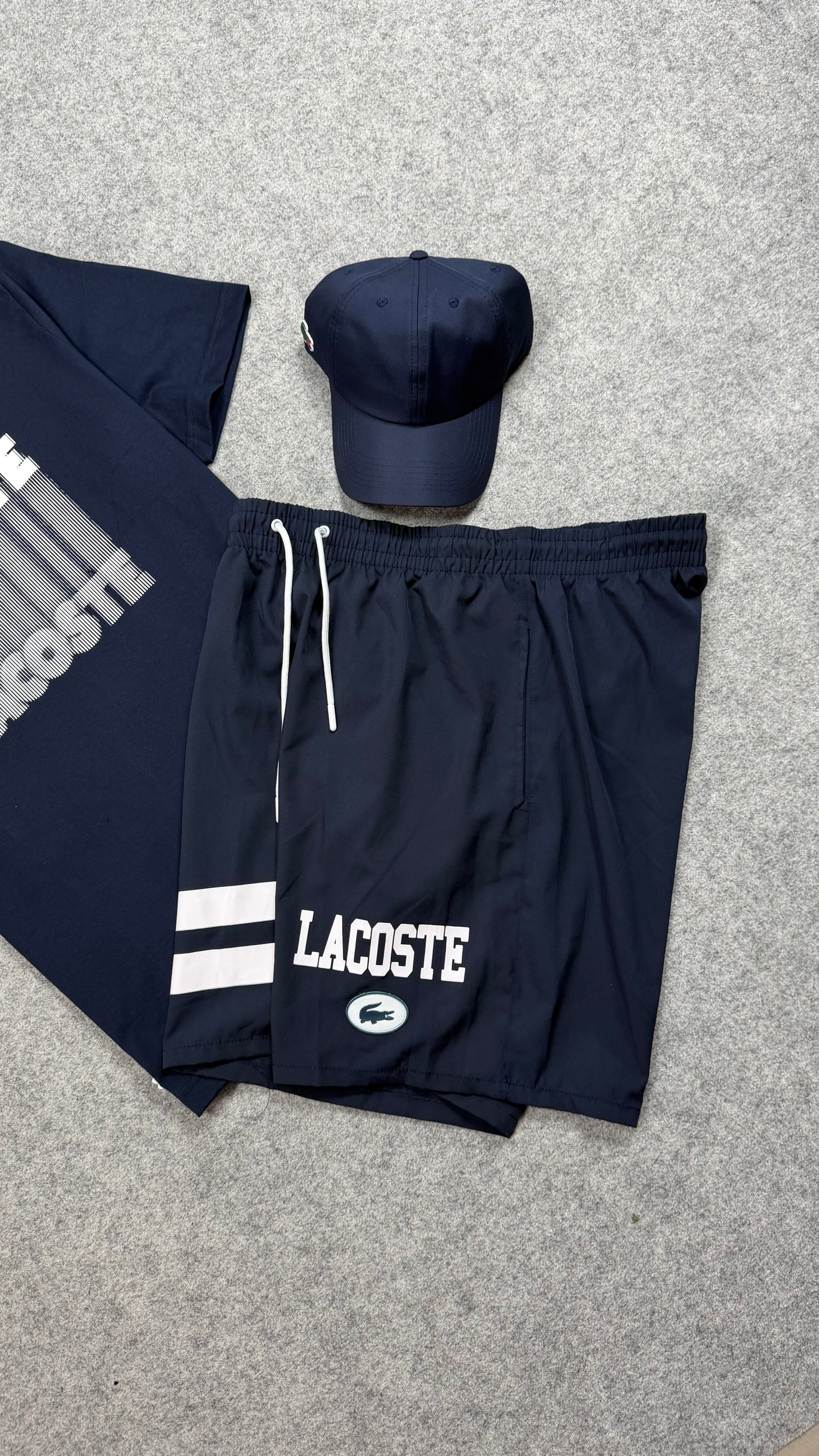 Kit Lacoste