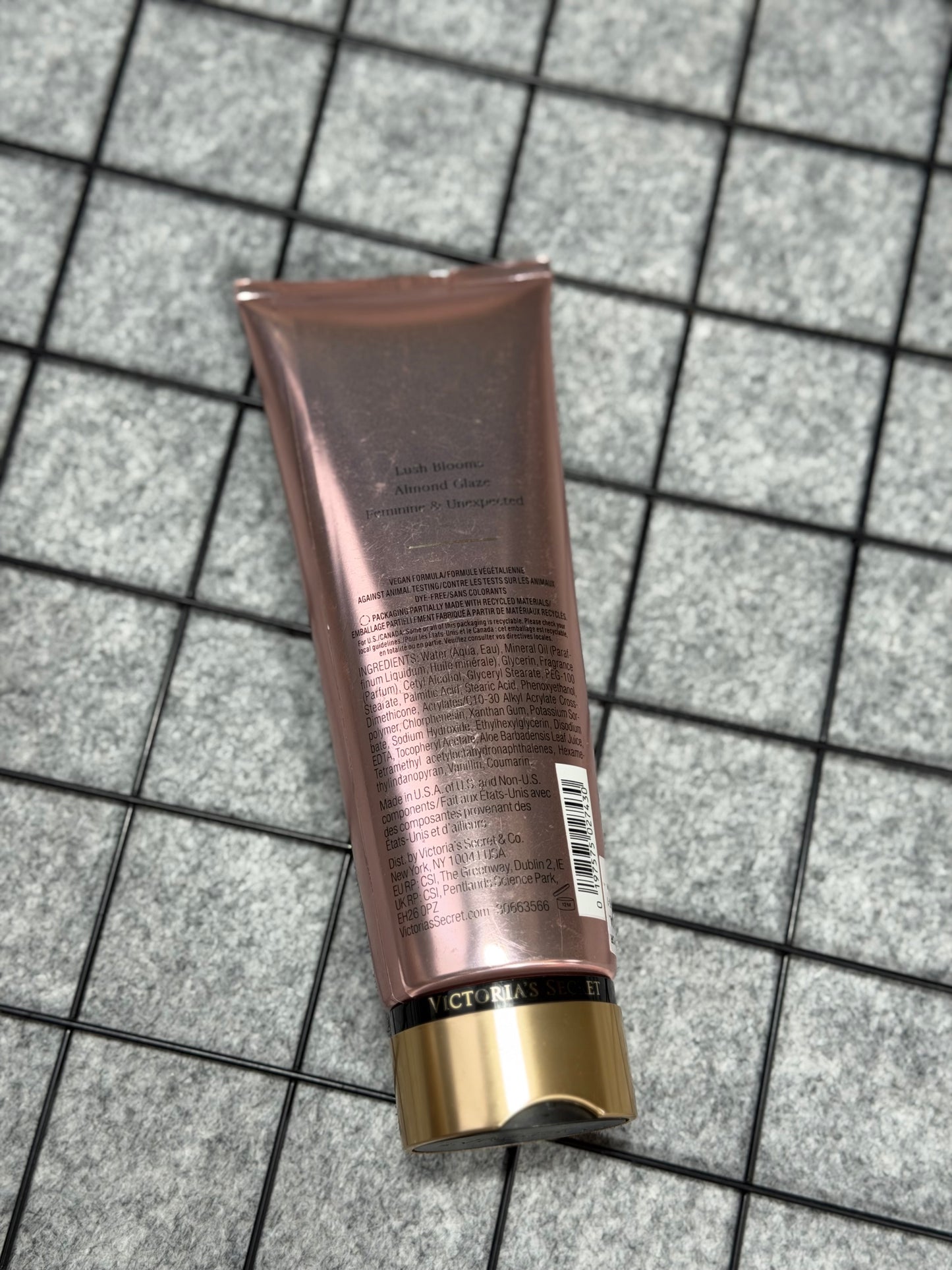 Victoria's Secret Valvet Petals - Body Lotion 236ml