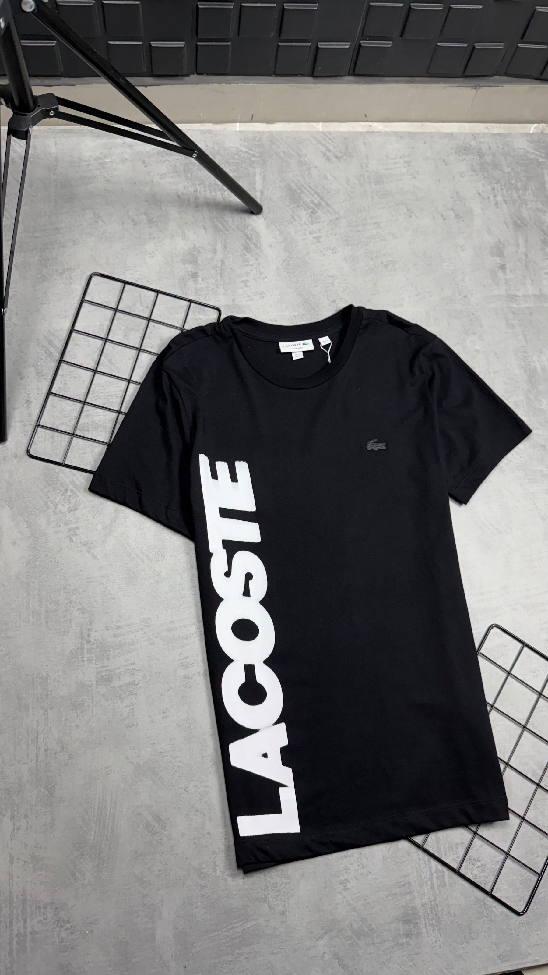 Camiseta Lacoste Letreiro - Padrão Site