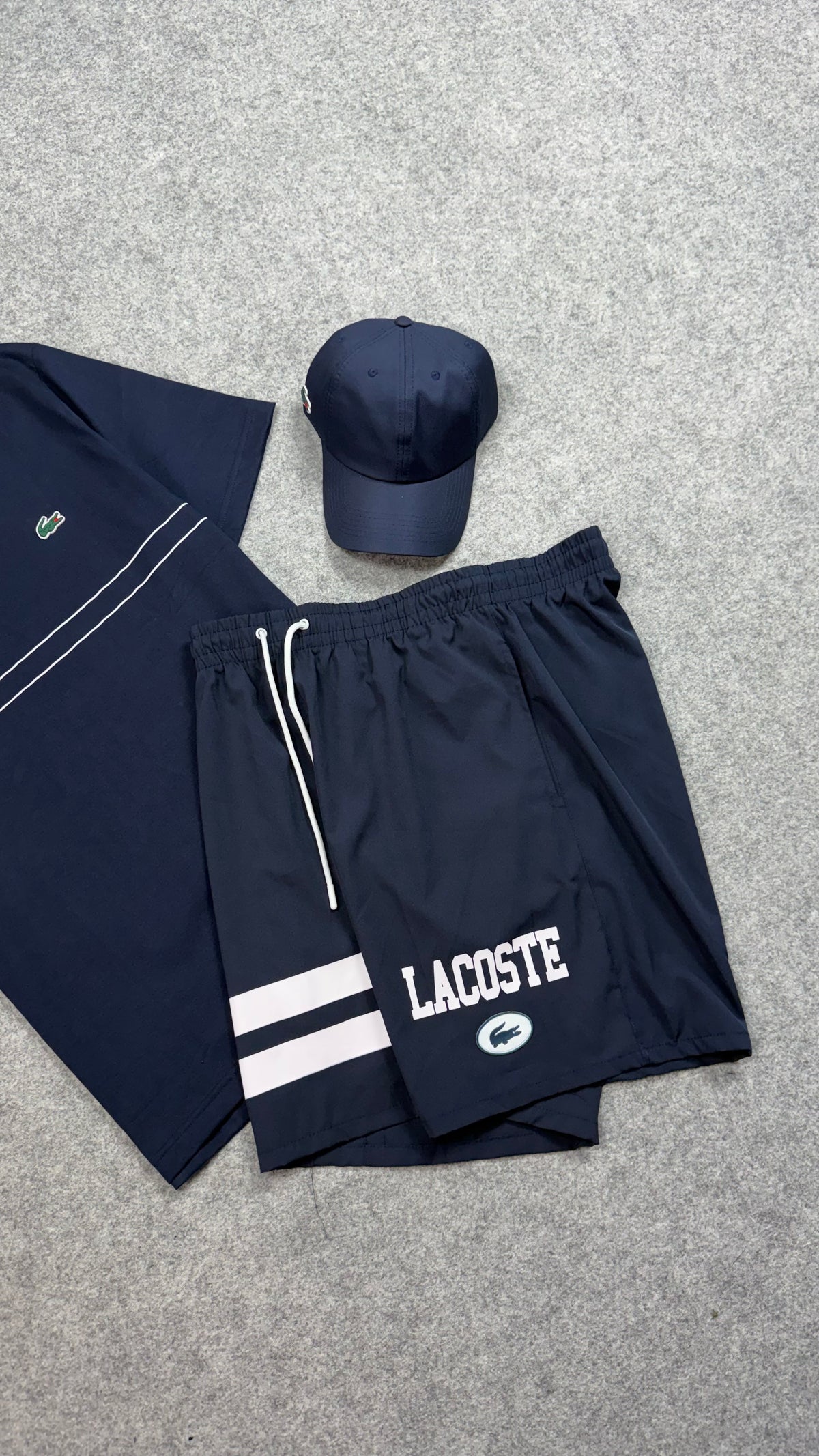 Kit Lacoste