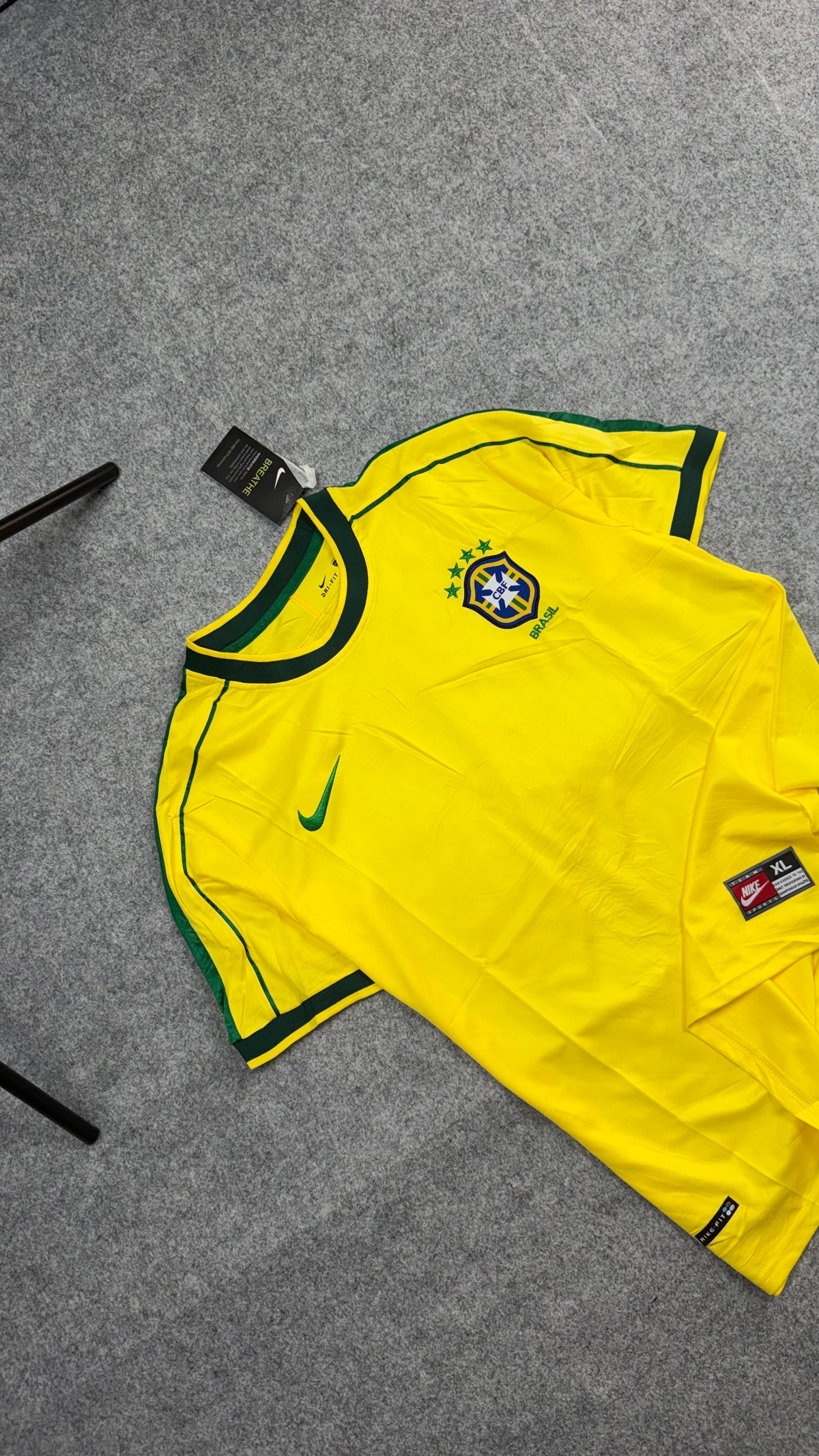 Camisa Retrô 1998 Seleção Brasileira I Nike Masculina - Amarela
