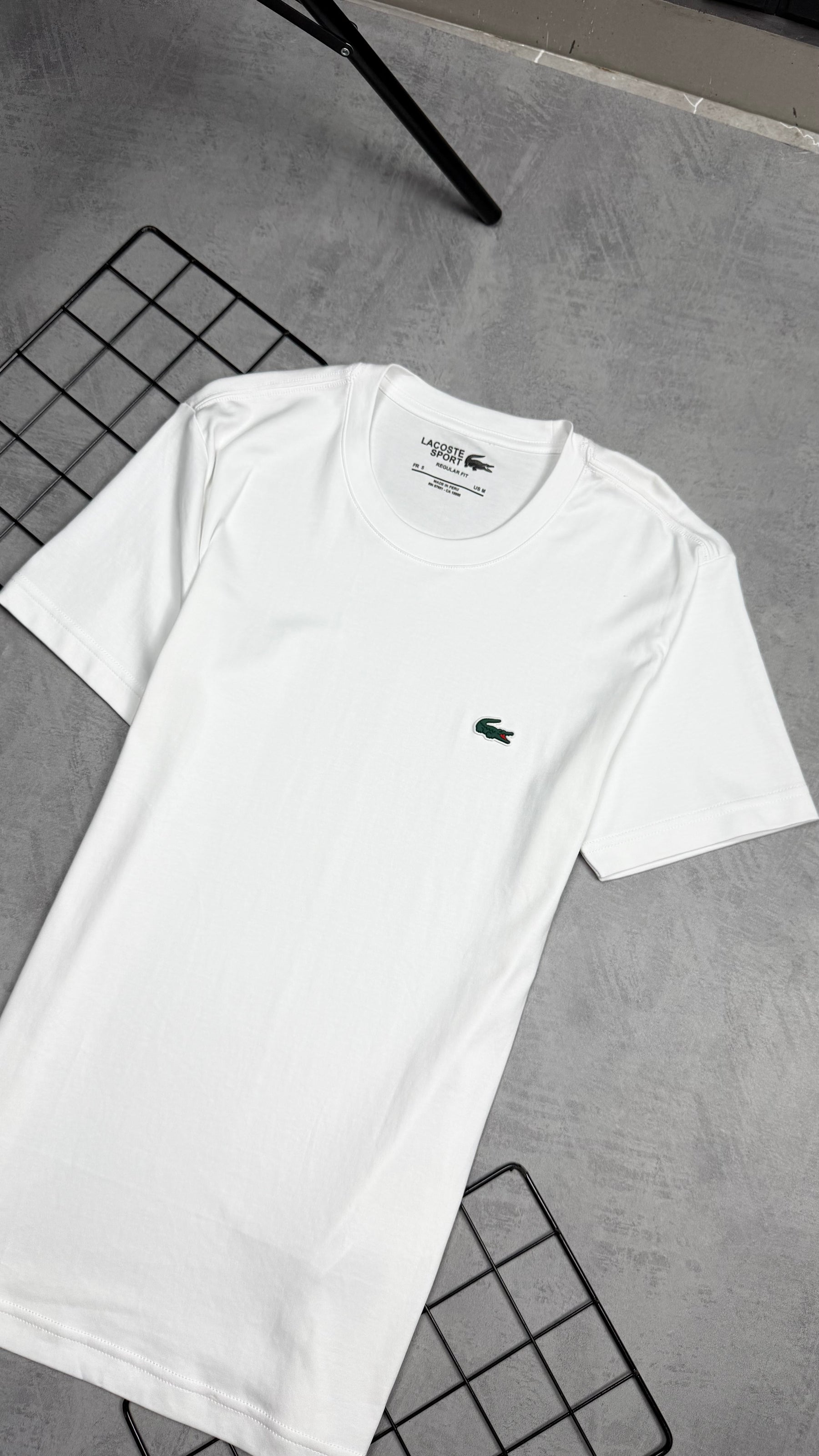 Camiseta Lacoste - Básica