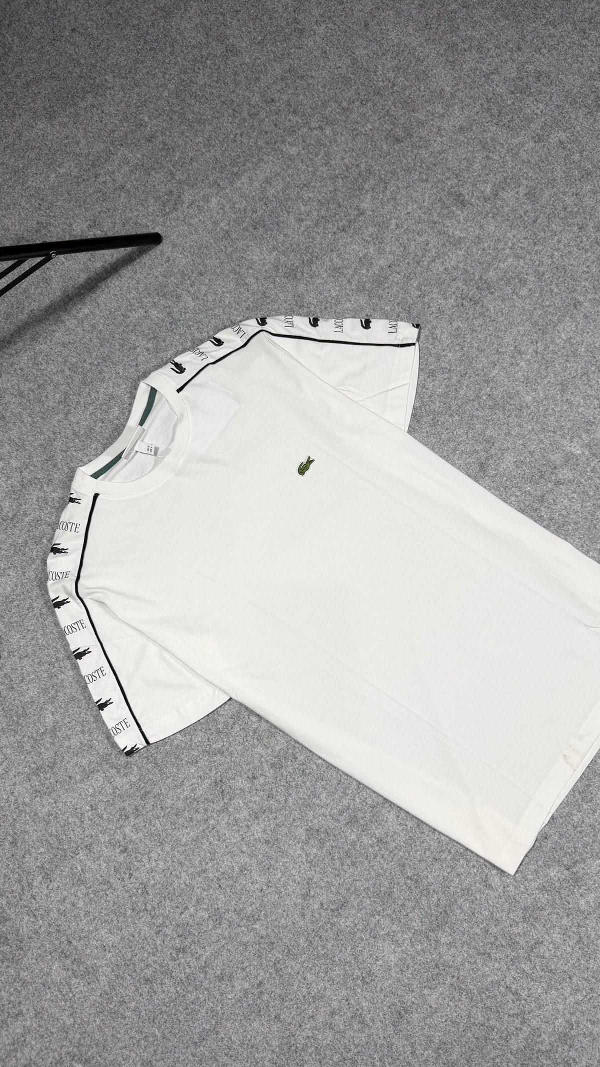 Camiseta Lacoste - Padrão Site