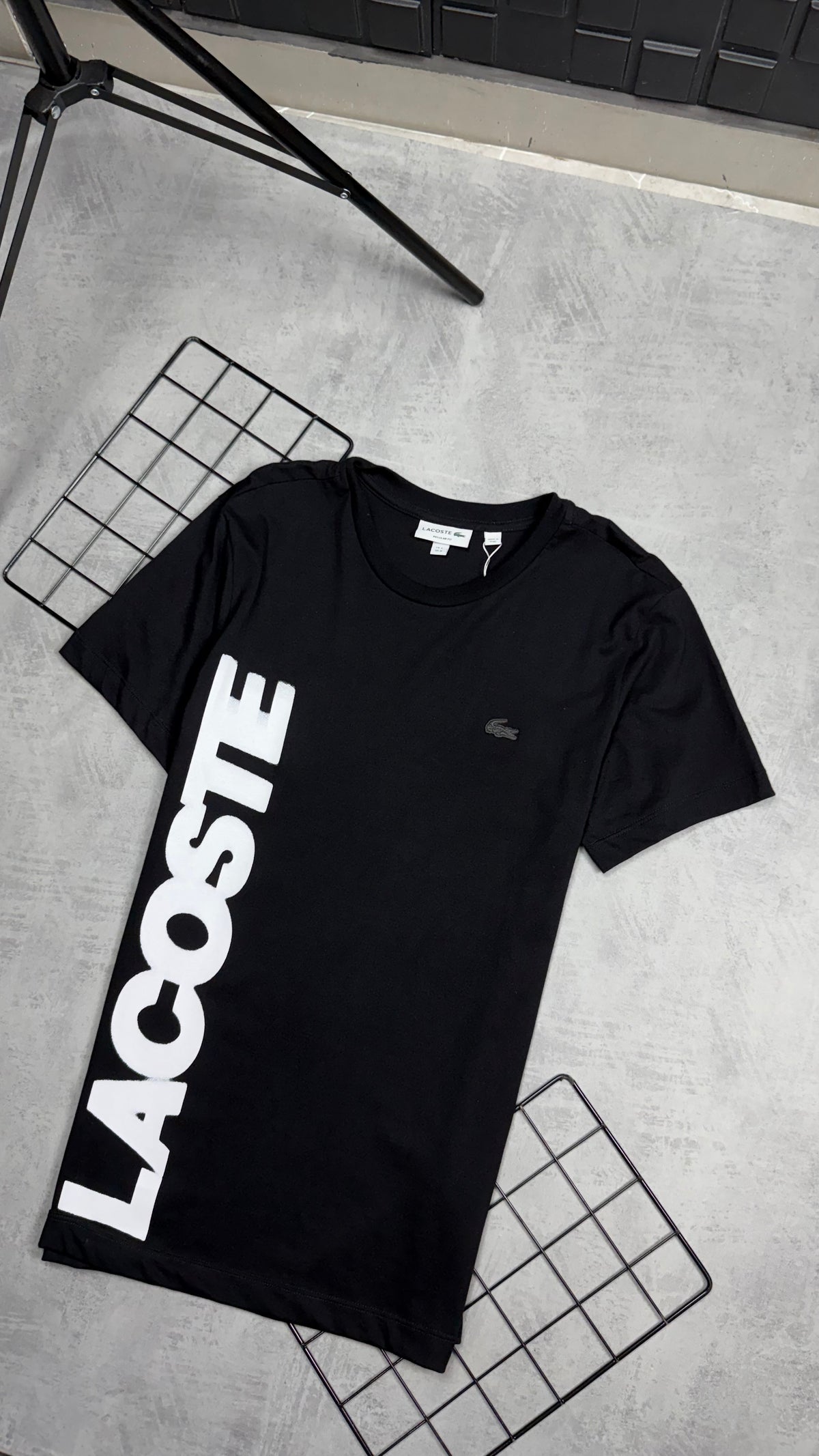Camiseta Lacoste Letreiro - Padrão Site
