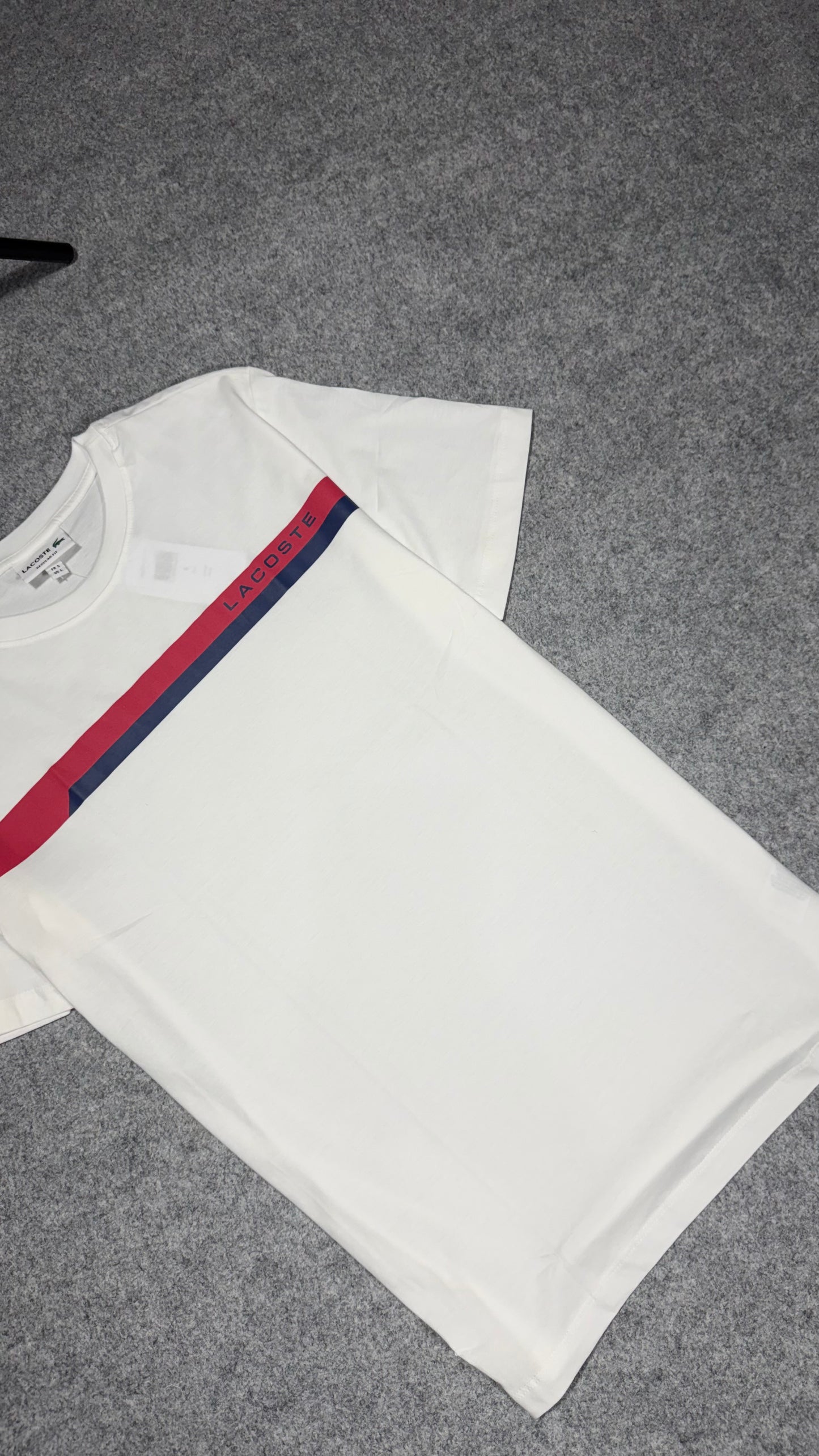 Camiseta Lacoste - Padrão Site