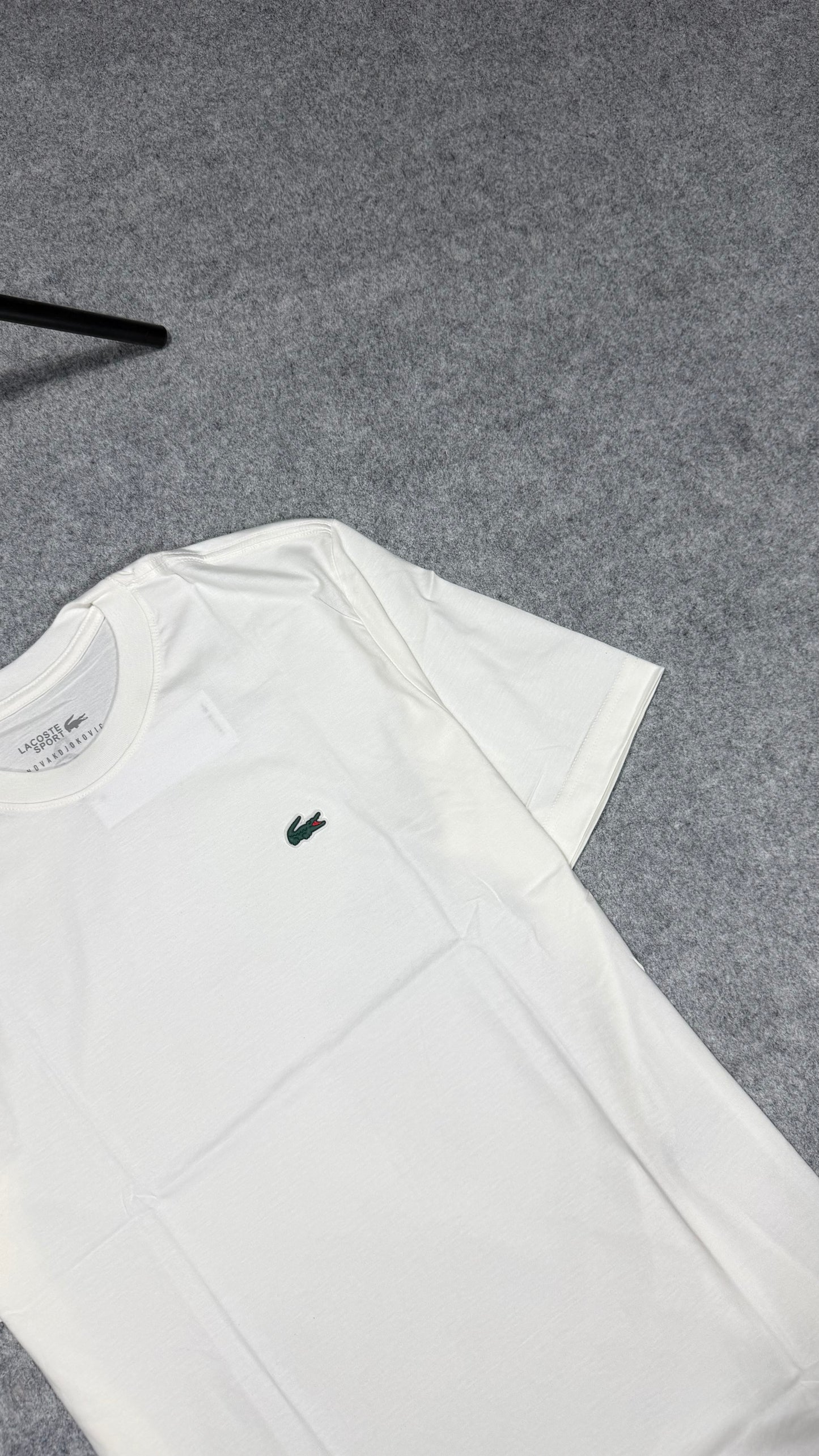 Camiseta Lacoste - Básica