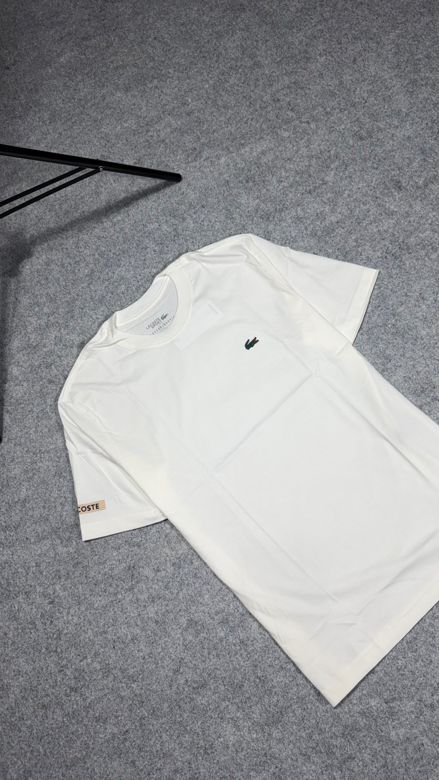 Camiseta Lacoste - Básica